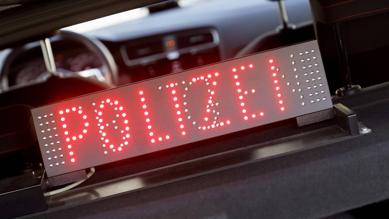 Die Polizei beschlagnahmte das Auto des Rasers (Symbolbild) 