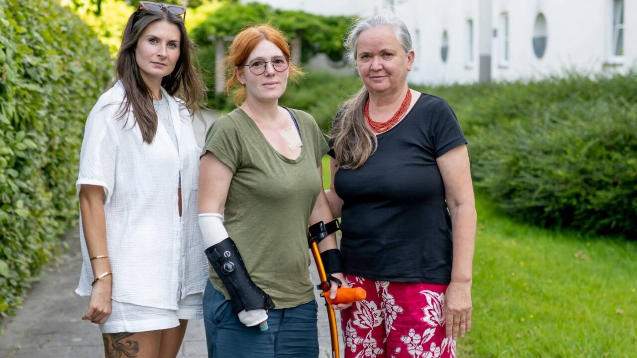 Die Heizkosten von Chiara Ort, Veronika Seidler und Maria Obenholzner v.l. haben sich verdoppelt – trotz massiver Sparmaßnahmen. Die Heizkosten von Chiara Ort, Veronika Seidler und Maria Obenholzner v.l. haben sich verdoppelt – trotz massiver Sparmaßnahmen.