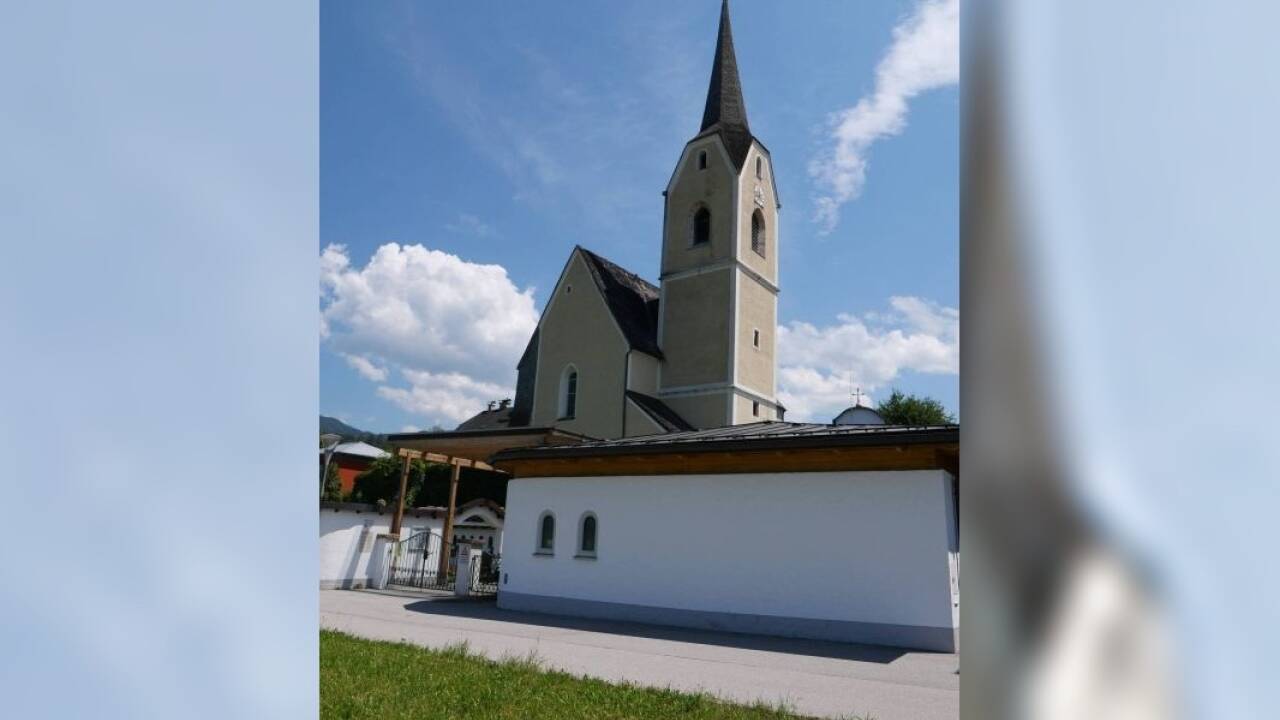 Die Pfarrkirche Puch.  