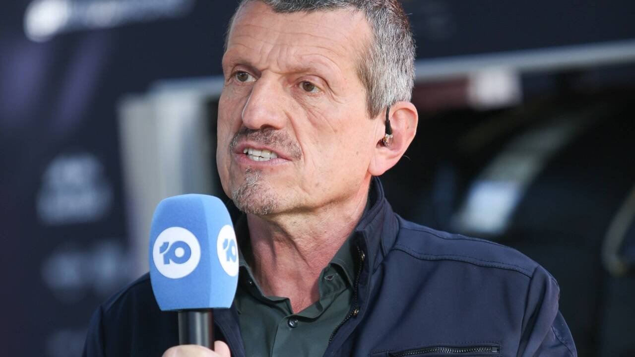 Günther Steiner arbeitet jetzt als TV-Experte und ist am Wochenende beim Grand Prix von Österreich in Spielberg für ServusTV im Einsatz. Günther Steiner arbeitet jetzt als TV-Experte und ist am Wochenende beim Grand Prix von Österreich in Spielberg für ServusTV im Einsatz.