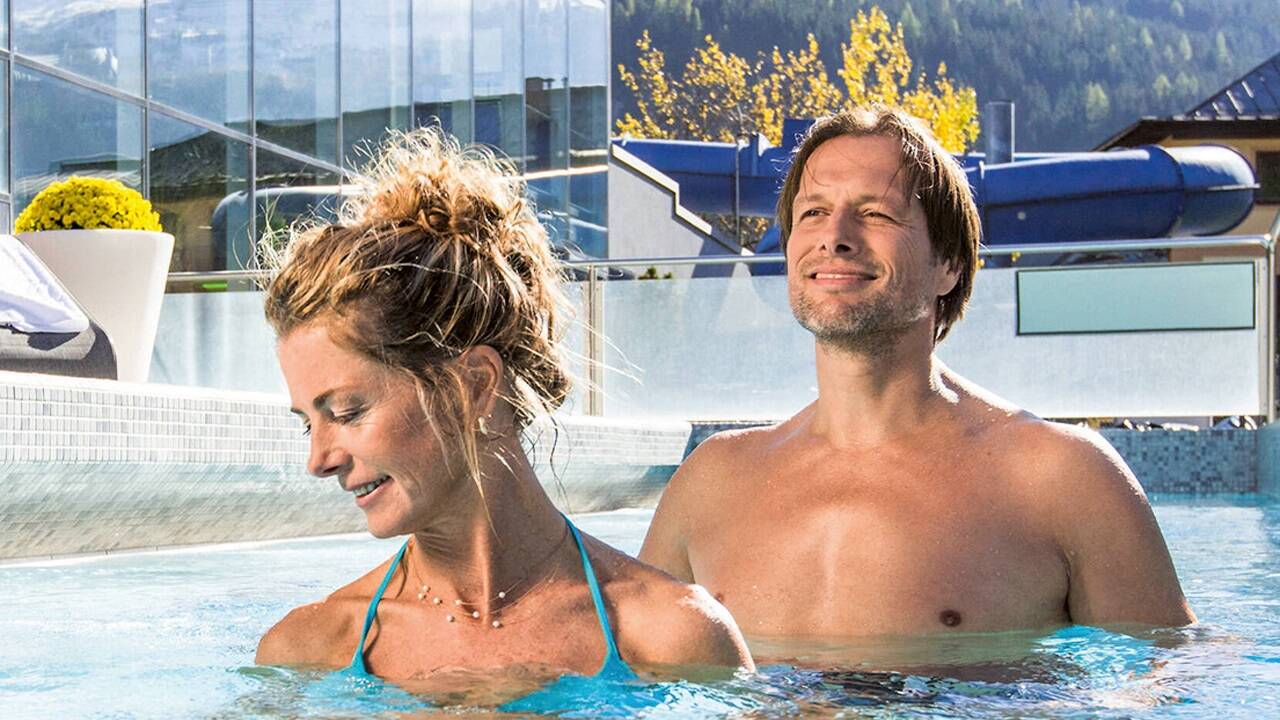 Eine Auszeit nehmen in der Felsentherme in Bad Gastein. 