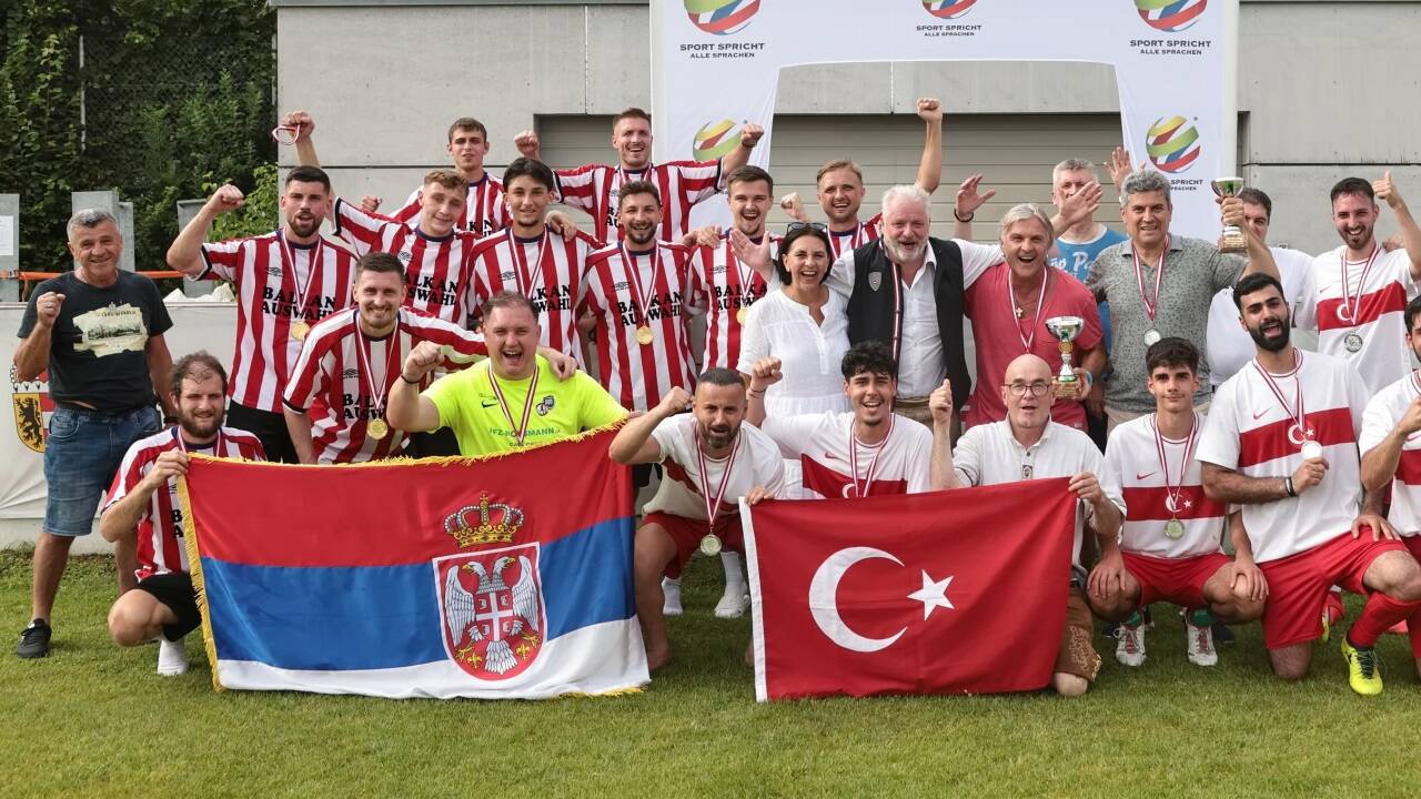 Das serbische Team krönte sich zum Sieger des Turniers. 