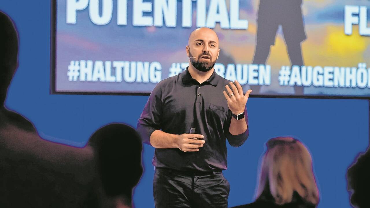 Gefragter Speaker: Ali Mahlodji ist CEO von futureOne, EU-Jugendbotschafter und Gründer von whatchado. 