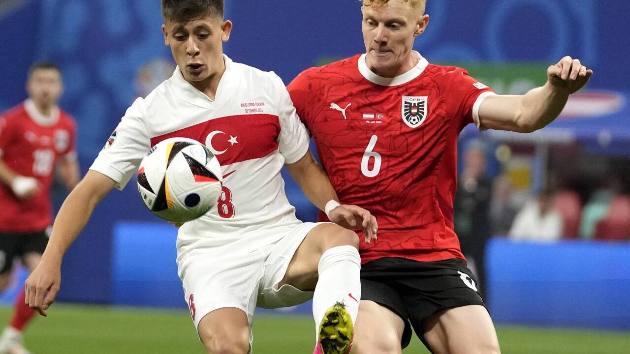 Nicolas Seiwald (rechts) glänzte gegen Arda Güler und das türkische Team. 