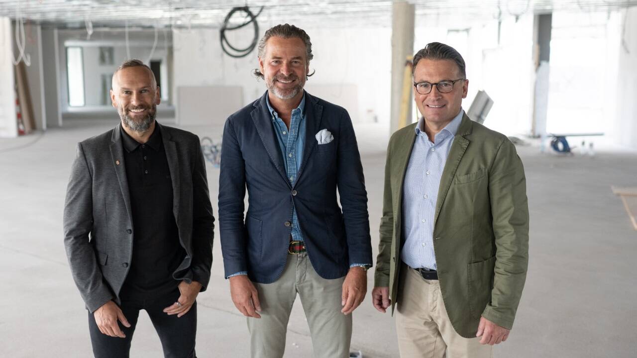 Mario Schitter (Geschäftsführer Recon) mit Markus Eberharter (Mayweg-Immobilien) und Planquadrat-Chef Christian Häupl (v. l.). 