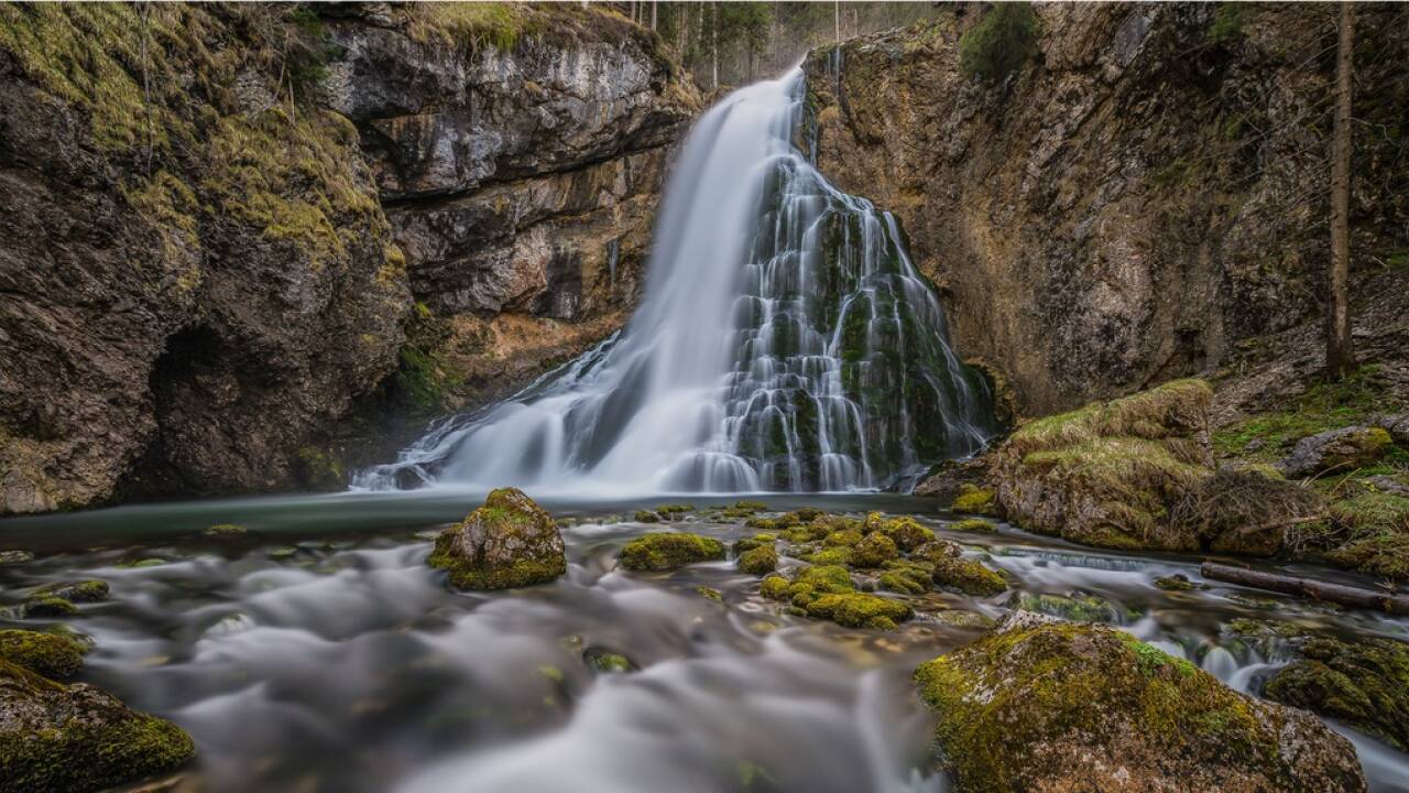 Wanderer bevorzugen auch die Wandergiebte im Pinzgau und Tennengau, wie die Gollinger Wasserfälle. 