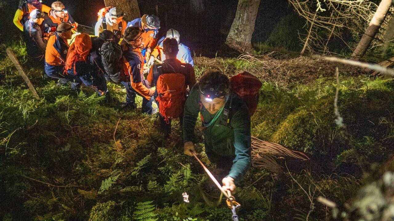 Nächtliche Rettungsaktion im Trattenbachtal in Wald im Pinzgau.  Nächtliche Rettungsaktion im Trattenbachtal in Wald im Pinzgau.