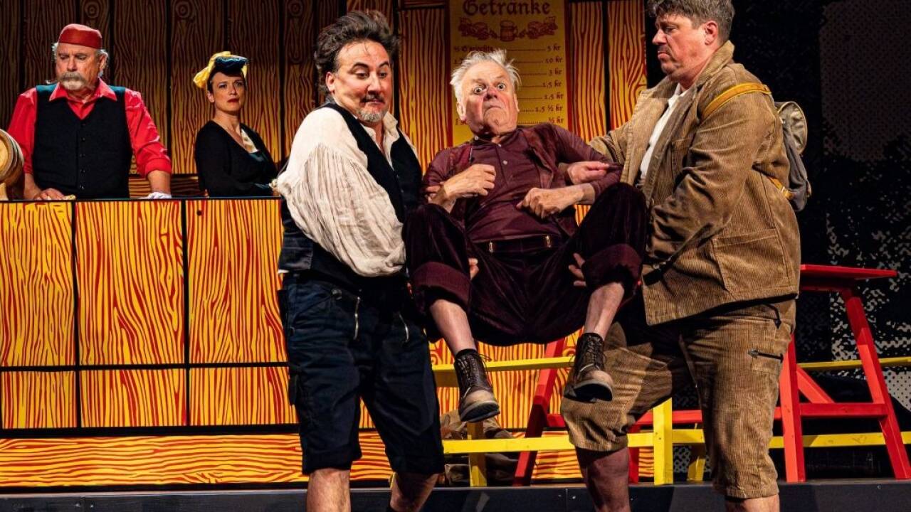 Szene aus „Lumpazivagabundus“ bei den Festspielen Reichenau.  Szene aus „Lumpazivagabundus“ bei den Festspielen Reichenau.