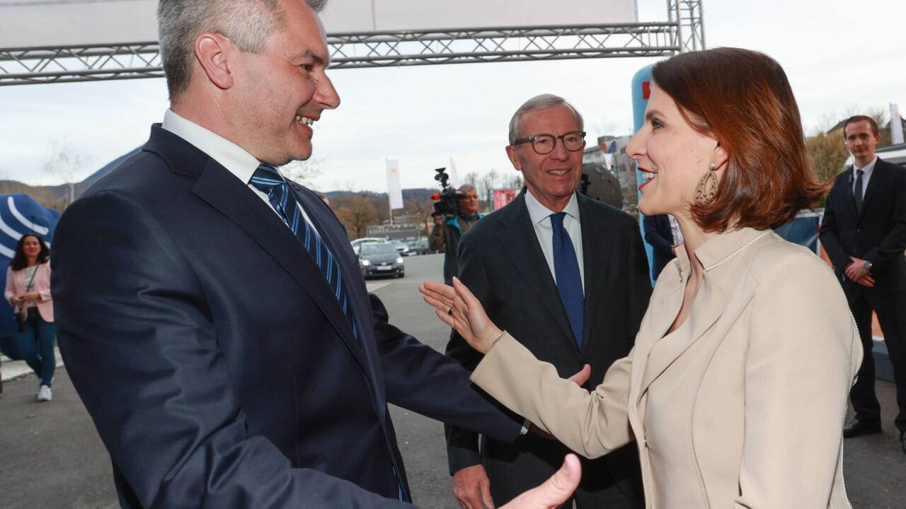 Karl Nehammer, Karoline Edtstadler: „Schwelenden Konflikt nicht aufbrechen lassen.“  Karl Nehammer, Karoline Edtstadler: „Schwelenden Konflikt nicht aufbrechen lassen.“
