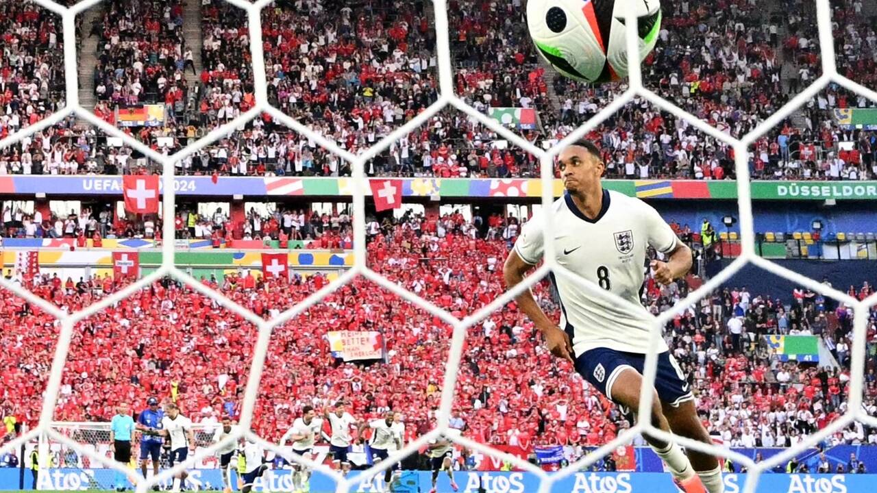 Der Moment des Triumphs: Mit Trent Alexander-Arnold trifft im EM-Viertelfinale auch der fünfte Elfmeterschütze der Engländer. 