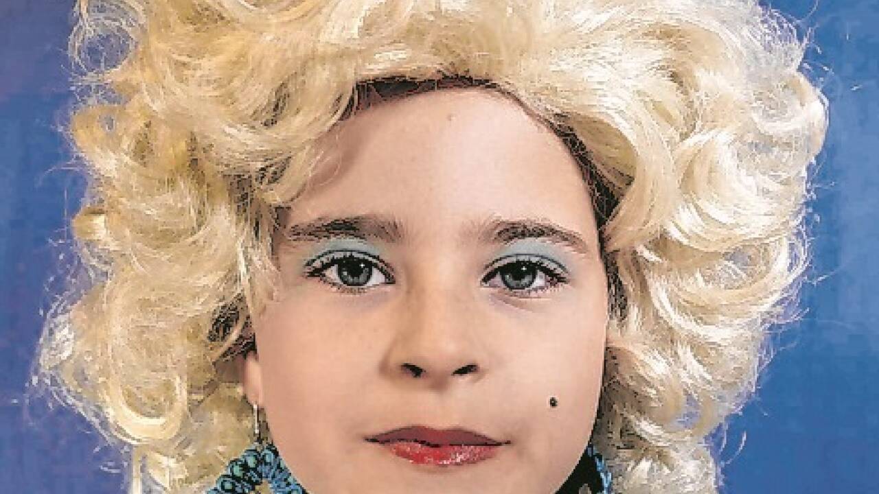 Die Schüler stellten bekannte Kunstwerke nach.  