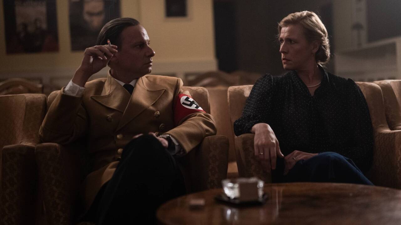 Bilder zum Film „Führer und Verführer“. 