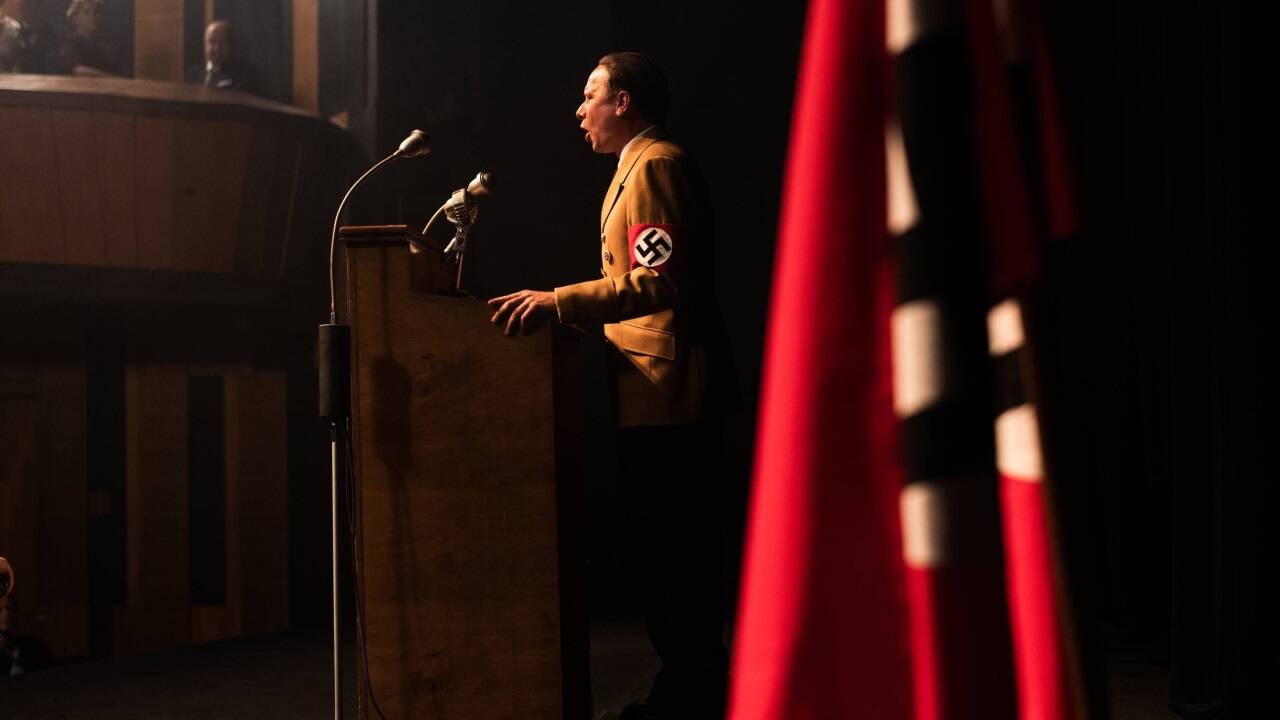 Bilder zum Film „Führer und Verführer“. 