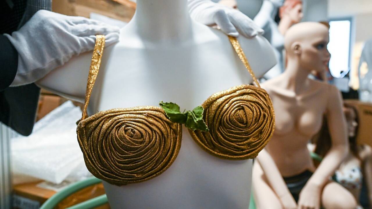 Warum die weiblichen Brüste in unserem Kreis immer verhüllt werden (müssen) - dieser Frage geht eine Doku auf 3Sat nach (Symbolbild).   Warum die weiblichen Brüste in unserem Kreis immer verhüllt werden (müssen) - dieser Frage geht eine Doku auf 3Sat nach (Symbolbild).