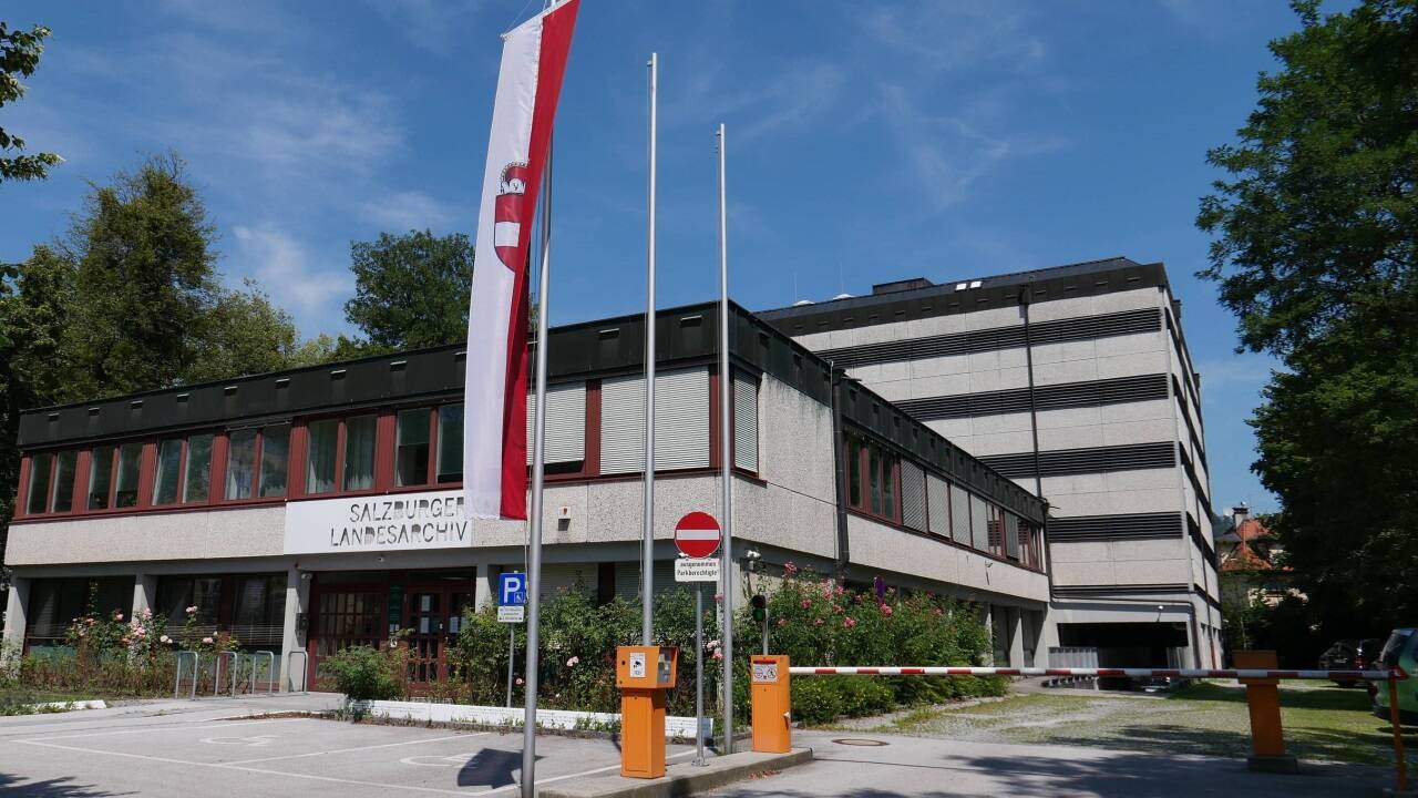 Das Salzburger Landesarchiv repräsentiert die Baukultur Ende der 1960er, Anfang der 1970er.  