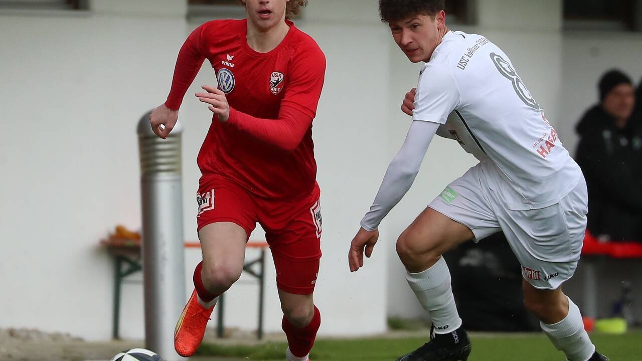 Offensivspieler Justin Mühlbauer (l.) zieht es von Anif zum Neo-Westligisten Kuchl.   Offensivspieler Justin Mühlbauer (l.) zieht es von Anif zum Neo-Westligisten Kuchl.