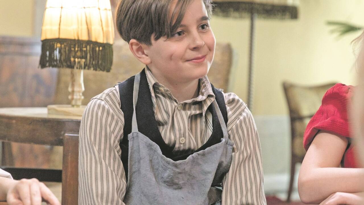 Der Hinterglemmer Max Reinwald als Schuhputzer Georg am Set von „Das geheime Stockwerk“ in Bad Gastein. 