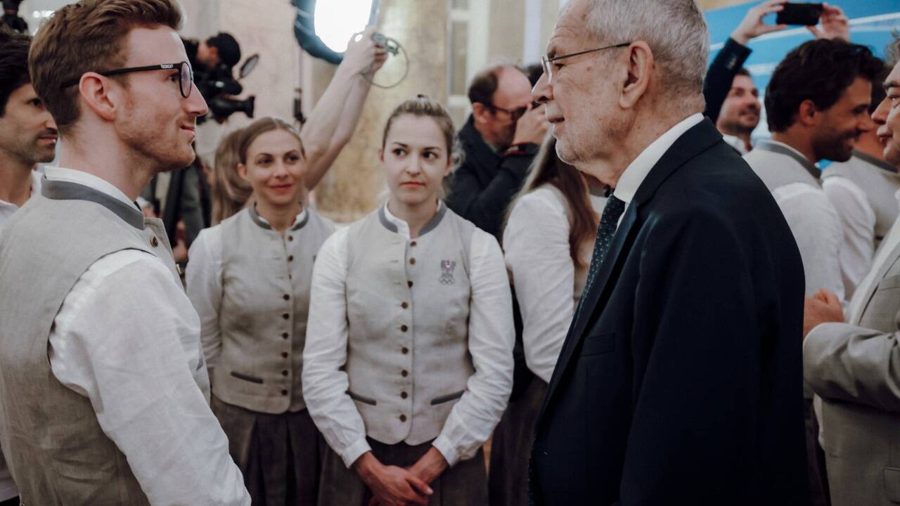 Mit Kletter-Medaillenfavorit Jakob Schubert.   Mit Kletter-Medaillenfavorit Jakob Schubert.