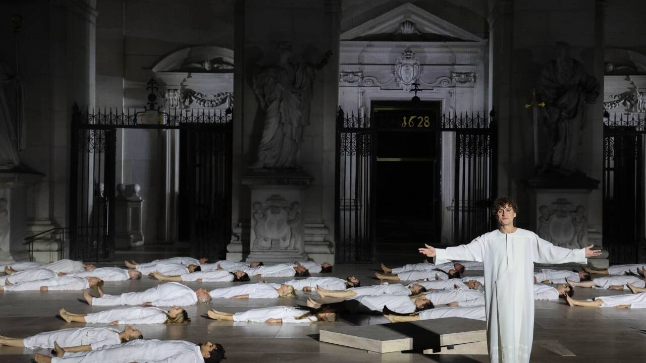 Dominik Dos-Reis als Tod bei der Schlussszene. 