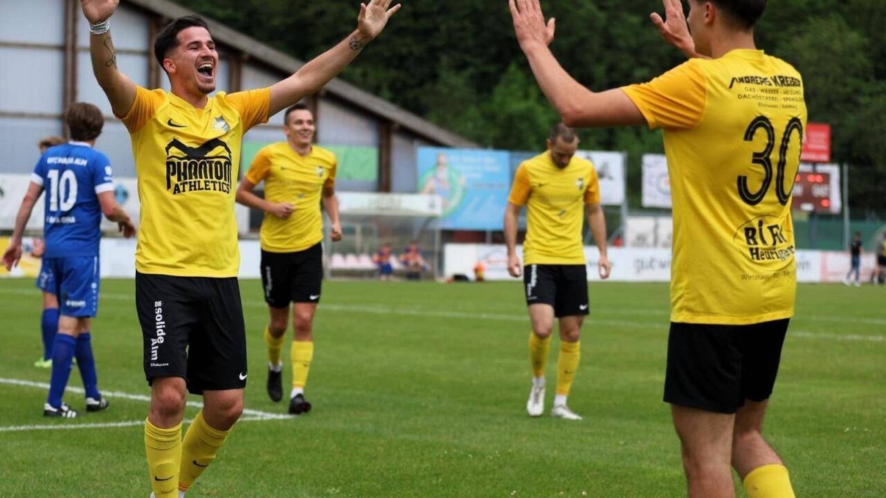 Spielertrainer Christopher Ruprecht (l.) und Co. sorgten in der ersten Landescup-Runde für eine Sensation.  
