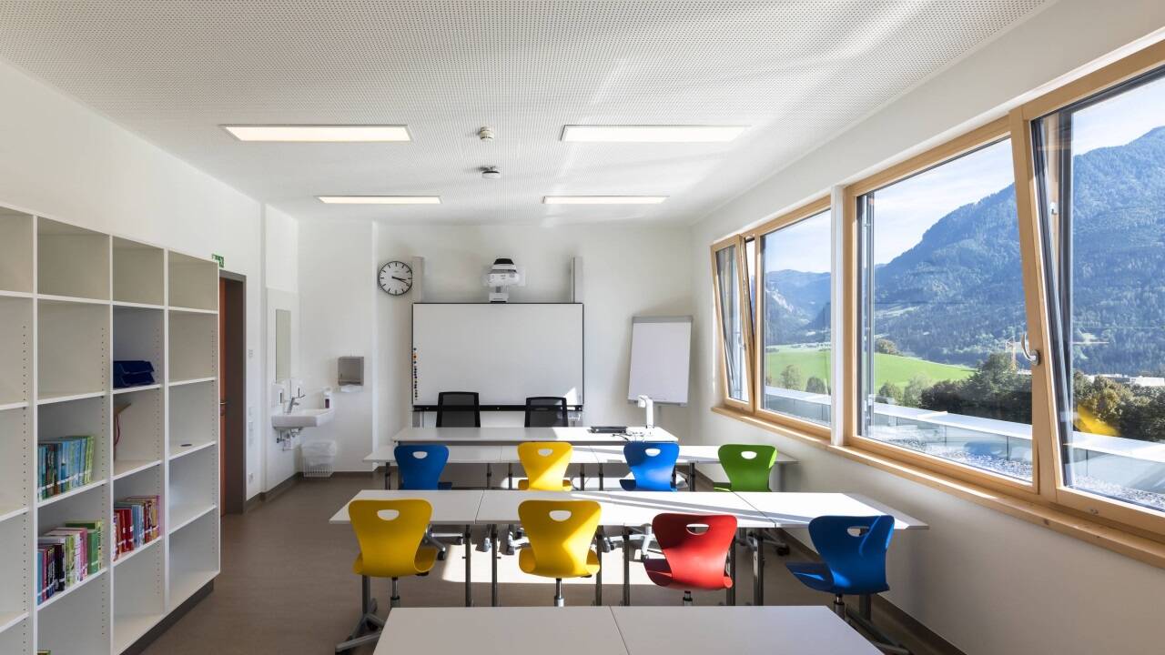 Der Leuwaldhof in St. Veit im Pongau ist die einzige Reha für krebskranke Kinder und Jugendliche in Österreich und bietet etwa 40 Vollzeitarbeitsplätze (Vollzeitäquivalente). 