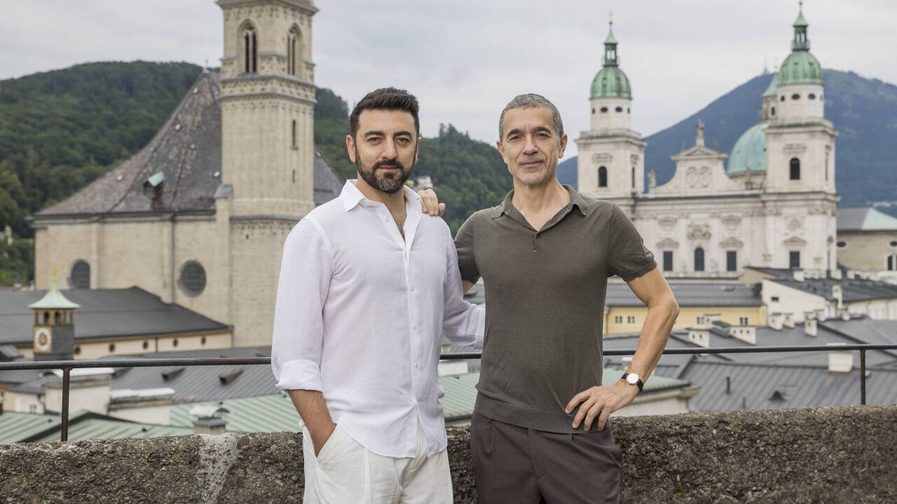 Sänger Davide Luciano und Regisseur Romeo Castellucci.  Sänger Davide Luciano und Regisseur Romeo Castellucci.