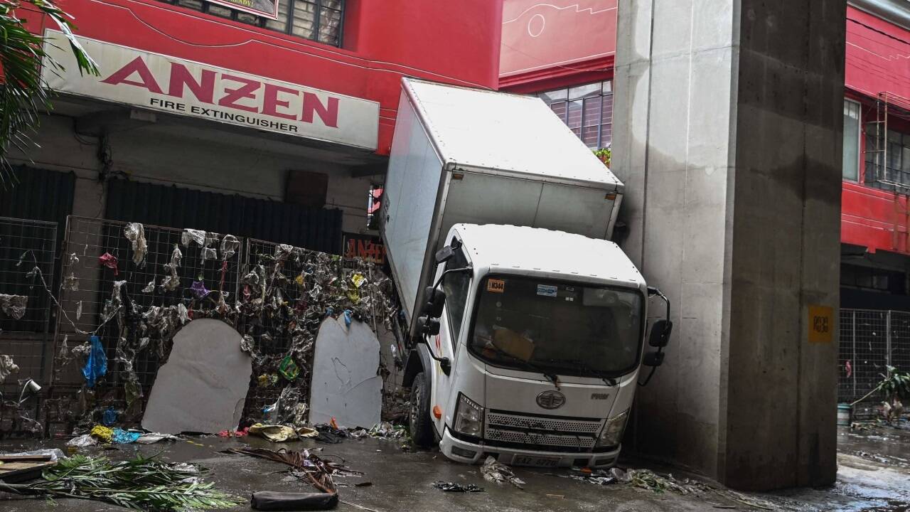 Gaemi sorgt für schwere Schäden, Verletzte und Tote. Im Bild: Schäden in Manila. Gaemi sorgt für schwere Schäden, Verletzte und Tote. Im Bild: Schäden in Manila.