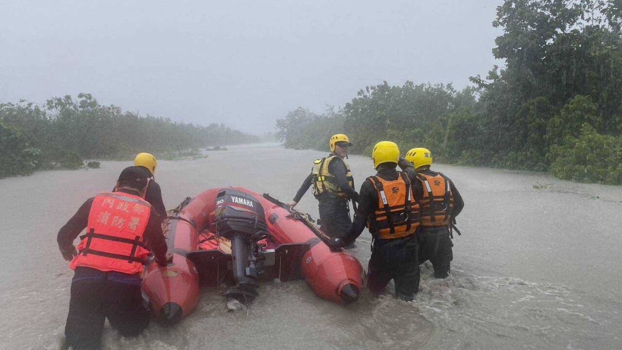 Einsatzkräfte n Taiwan. Einsatzkräfte n Taiwan.