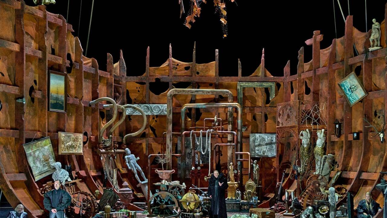 2. Aufzug, von links nach rechts: Olafur Sigurdarson (Kurwenal), Birger Radde (Melot), Andreas Schager (Tristan), Günther Groissböck (Marke), Camilla Nylund (Isolde), Christa Mayer (Brangäne). 2. Aufzug, von links nach rechts: Olafur Sigurdarson (Kurwenal), Birger Radde (Melot), Andreas Schager (Tristan), Günther Groissböck (Marke), Camilla Nylund (Isolde), Christa Mayer (Brangäne).