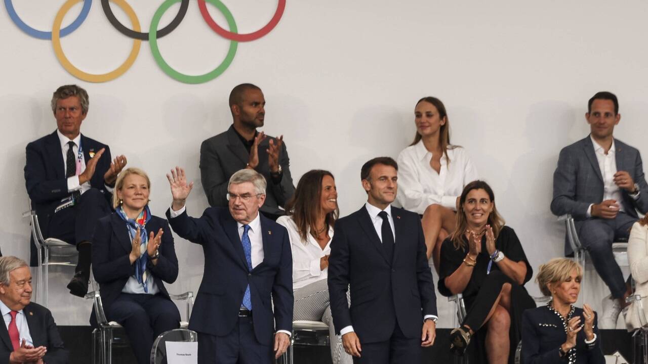IOC-Boss Thomas Bach jubelte, Frankreichs Staatspräsident Emmanuel Macron eröffnete die Spiele. 