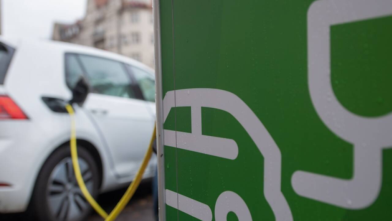 Elektroautos und Hybridfahrzeuge glänzen bei den Zulassungszahlen 