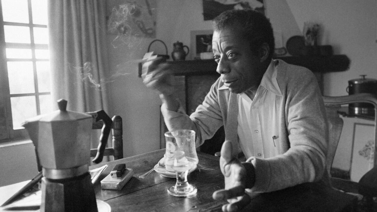 Der US-amerikanische Schriftsteller James Baldwin (1924 – 1987) 