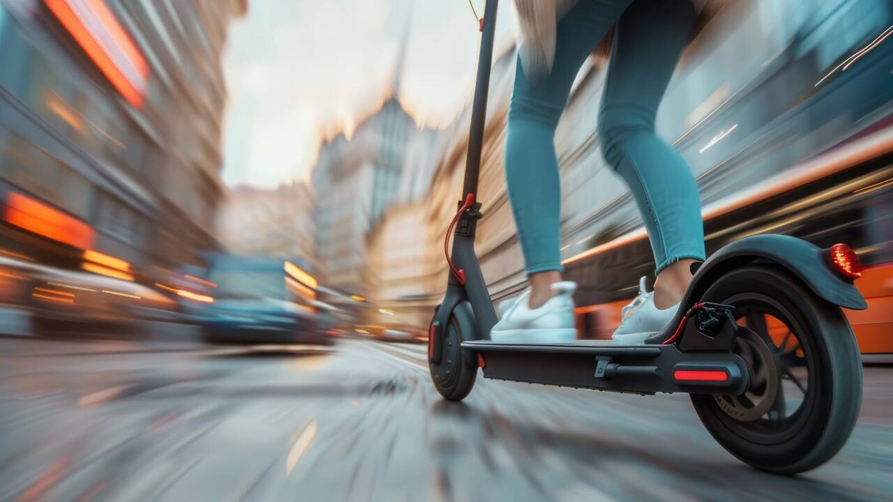 6000 Unfälle mit E-Scootern im Jahr 2023. 6000 Unfälle mit E-Scootern im Jahr 2023.