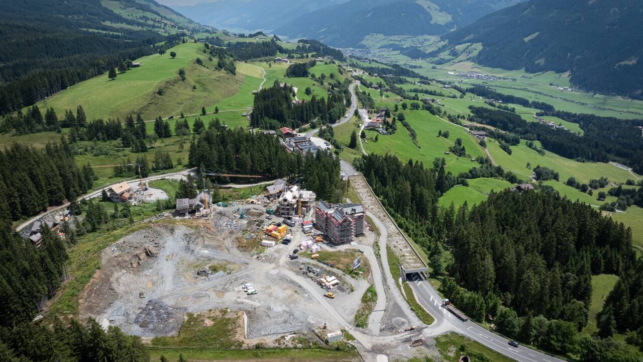 Die Six-Senses-Baustelle auf dem Pass Thurn bei Mittersill. 