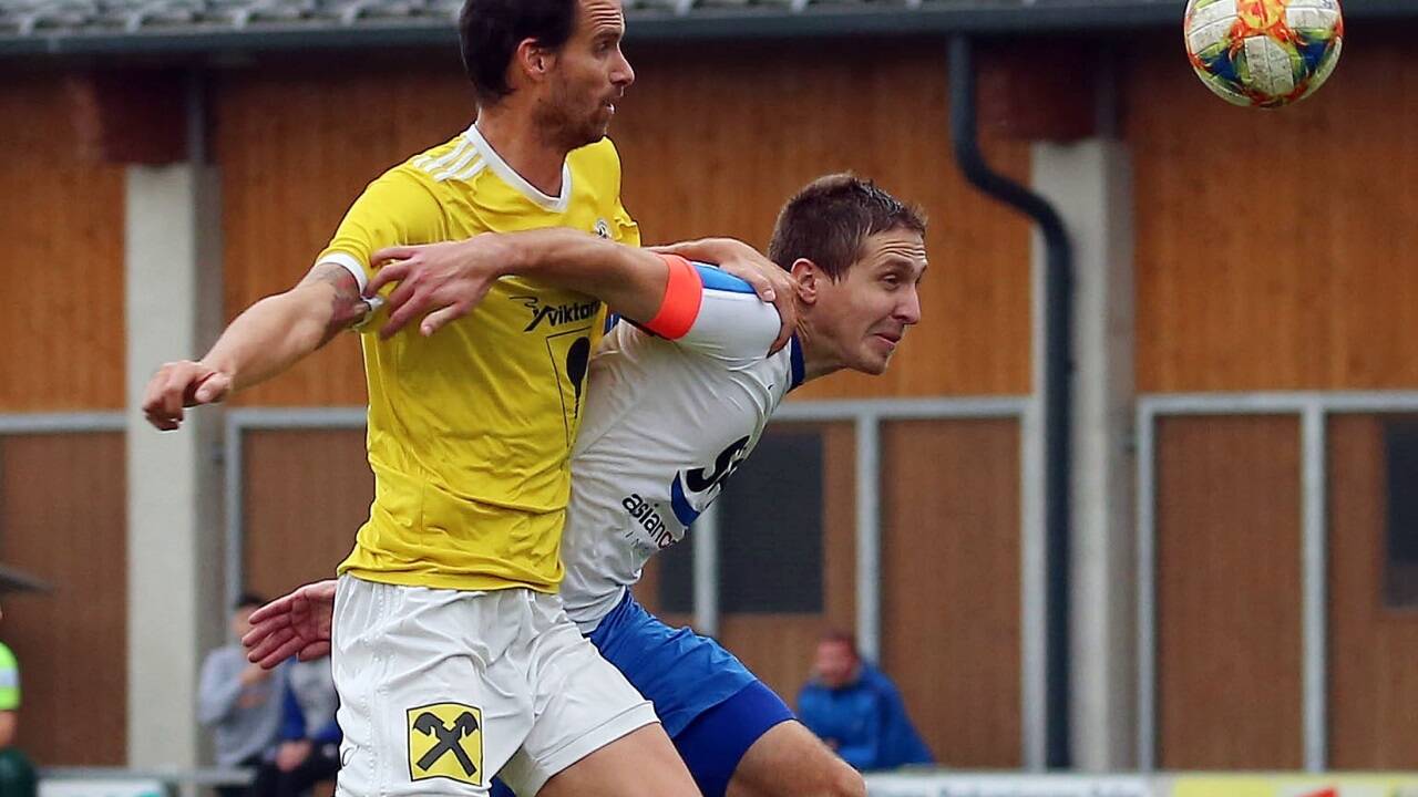 Alexander Pöllhuber (links) spielte 2019 für Siezenheim in der 1. Landesliga. 