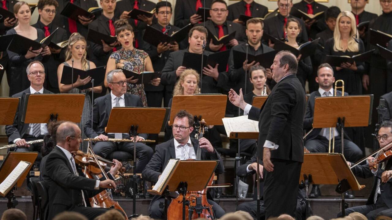 Bilder zur Mozartmatinee mit Dirigent Ivor Bolton, Mozarteumorchester, Bachchor, Giulia Semenzato, Patricia Nolz, Alessandro Fisher und Matthias Winckler. 