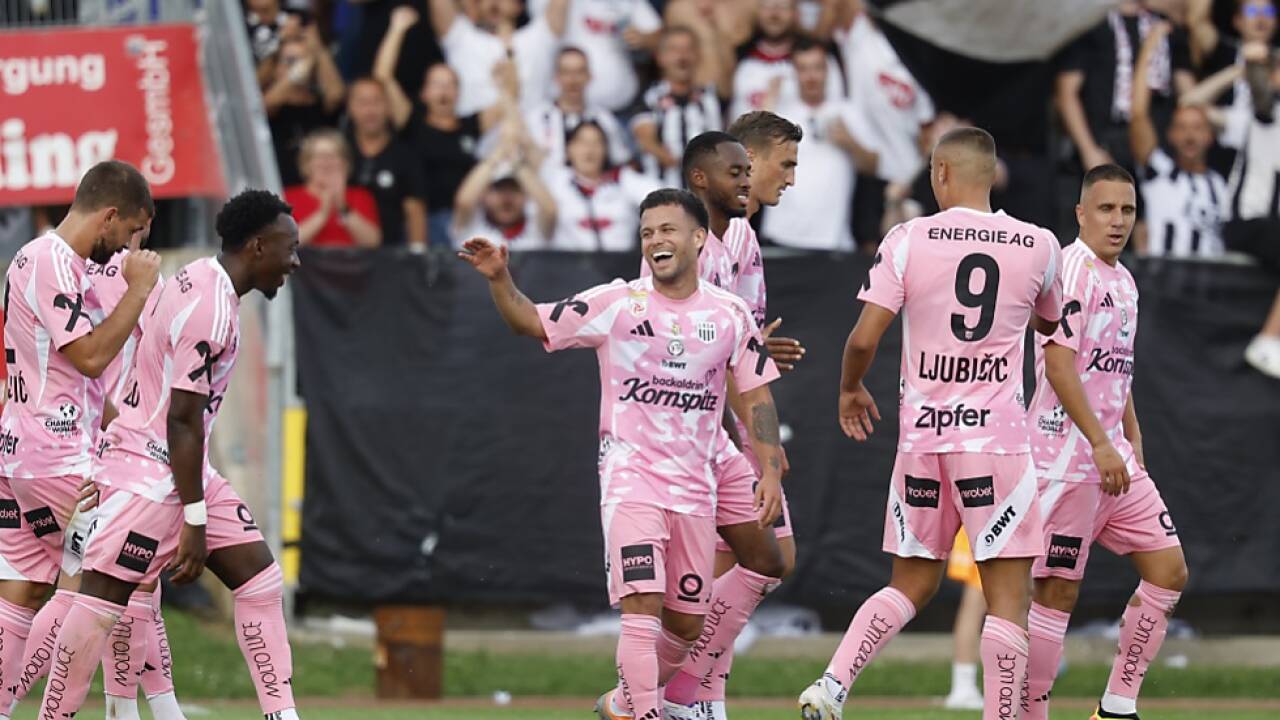 Der LASK jubelte in Rosa über einen Auftaktsieg in Hartberg  Der LASK jubelte in Rosa über einen Auftaktsieg in Hartberg