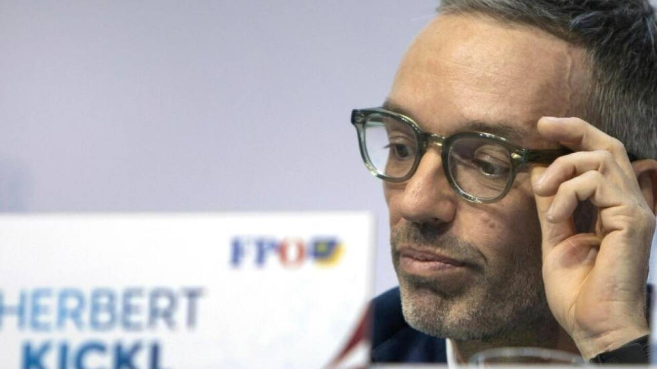 Die SPÖ wirft Kickl vor, Nebeneinkünfte nicht gemeldet zu haben Die SPÖ wirft Kickl vor, Nebeneinkünfte nicht gemeldet zu haben