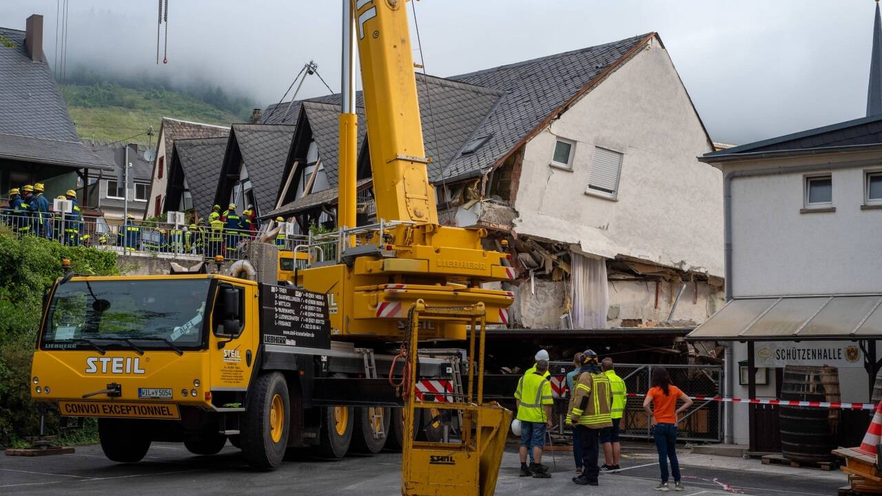 Ein Stockwerk des Hotels brach ein 