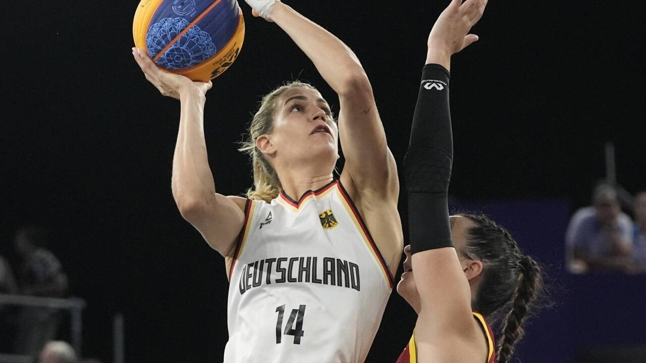 Die deutschen 3x3-Basketballerin holten sich in weiterer Folge den Olympiatitel. Die deutschen 3x3-Basketballerin holten sich in weiterer Folge den Olympiatitel.