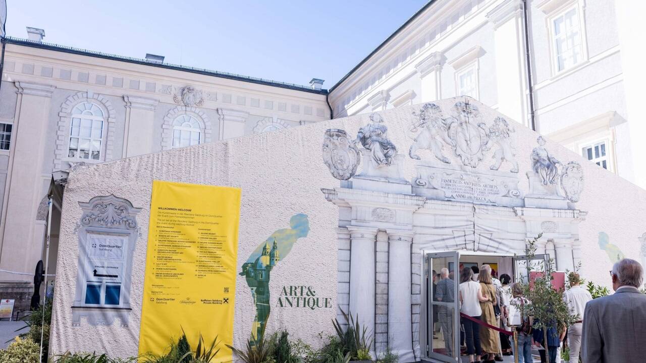 Die Kunstmesse findet im Innenhof der Residenz zu Salzburg statt.  