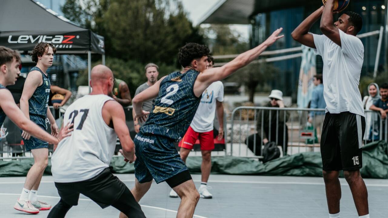 Basketballer aus ganz Österreich und den Nachbarländern waren zum Europark gekommen, um sich zu messen.   Basketballer aus ganz Österreich und den Nachbarländern waren zum Europark gekommen, um sich zu messen.