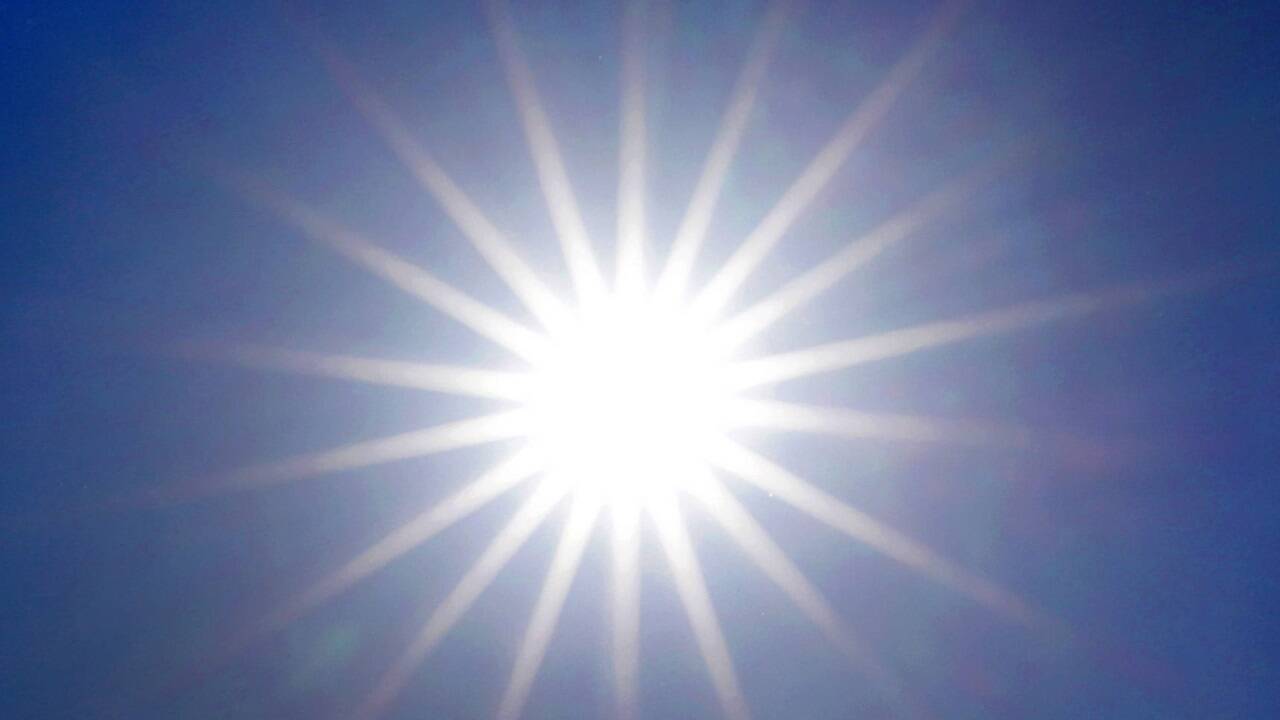 Bei anhaltender Hitze kann sich der Körper nicht ausreichend erholen.  Bei anhaltender Hitze kann sich der Körper nicht ausreichend erholen.