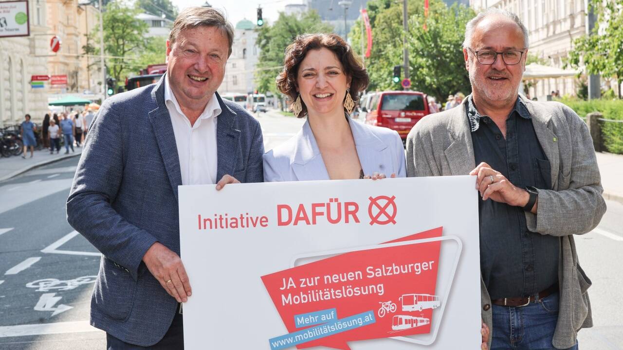 Gunter Mackinger, Anna Doblhofer-Bachleitner und Josef Scheinast von der Initiative Dafür machen Stimmung für den S-Link. 