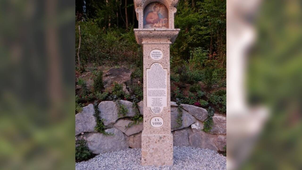 Rund 3,50 Meter hoch ist die Votivsäule.  