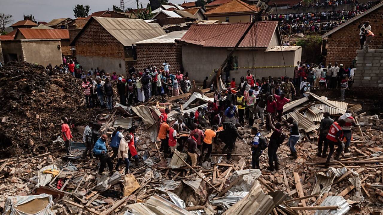 Häuser verschüttet Häuser verschüttet