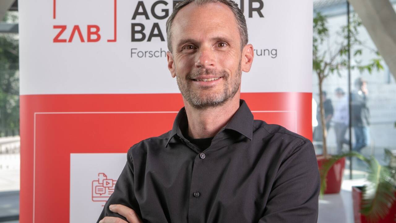 Wo steckt die graue Energie? Gunther Graupner, Geschäftsführer der Zukunftsagentur Bau , ist der grauen Energie auf der Spur.  