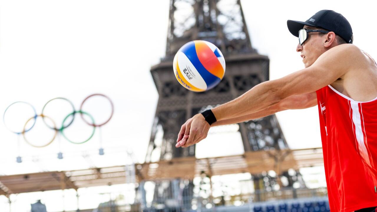 Olympia-Athlet Julian Hörl (AUT) spielte gerne mit dem Eiffelturm im Rücken. 