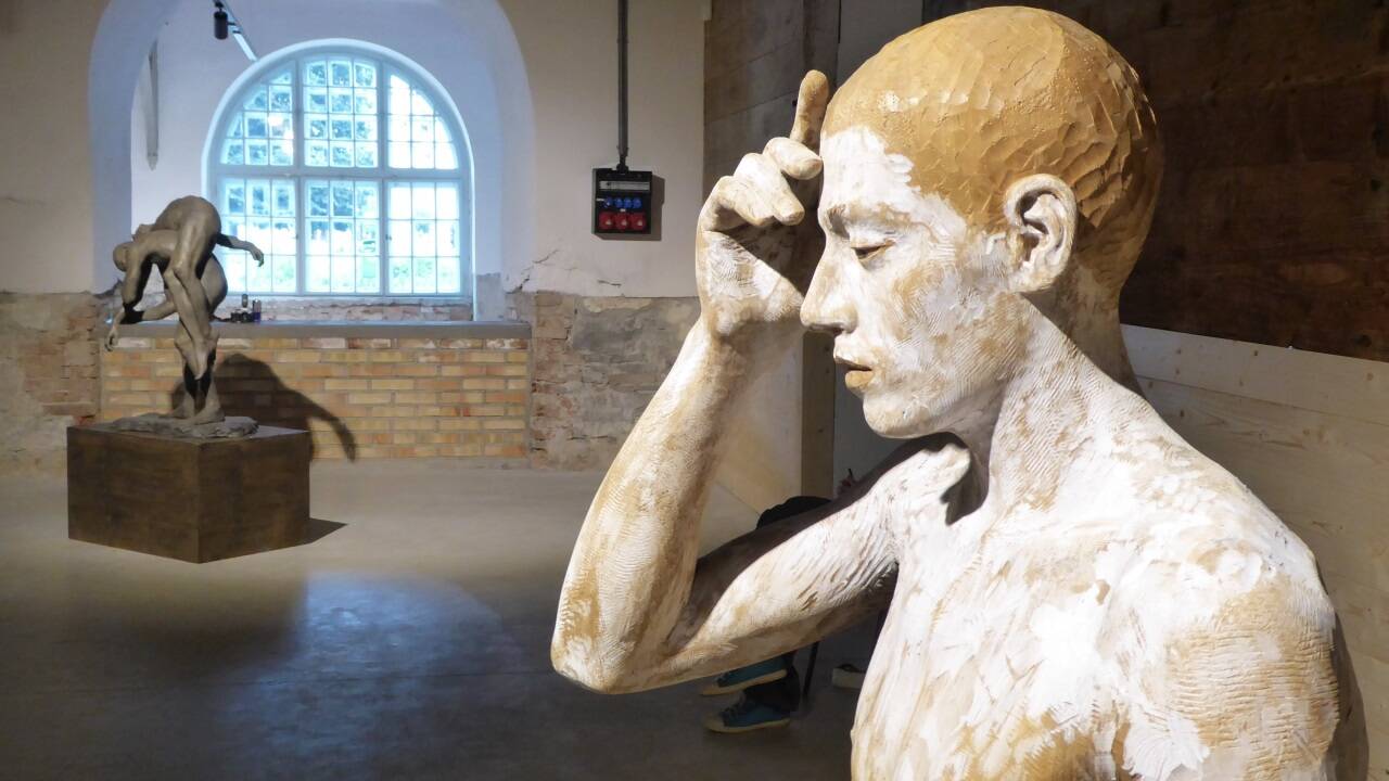 Bruno Walpoth in der Ausstellung „Anti-These Hallein“ in der Alten Saline.  