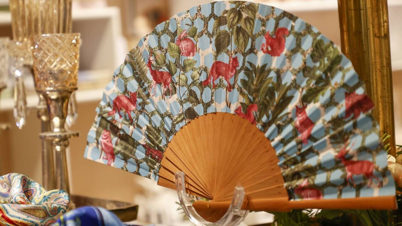 Fächer mit Tiermotiven.  